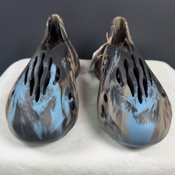 Yeezy Foam Runner ‘MX Cinder’ – Size 12 – Brand New - Picture 6 of 12